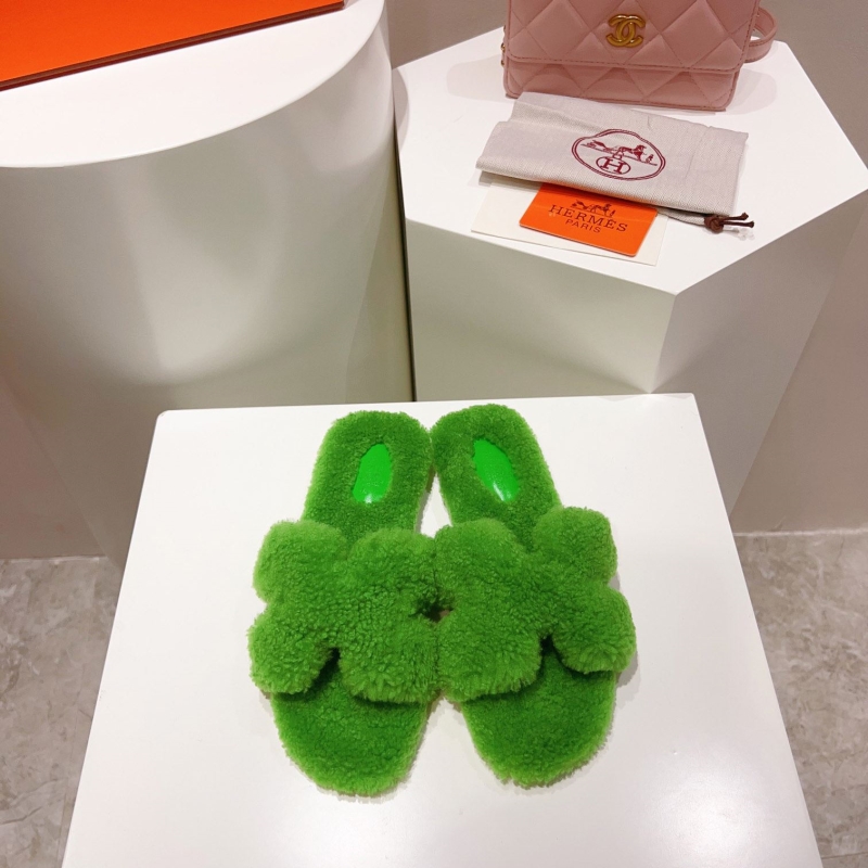 H**mes slippers